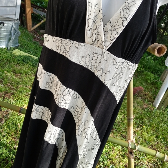 A.BYER Black & Cream Asymmetrical hem line Halter Tie Open Back  L - Picture 8 of 11